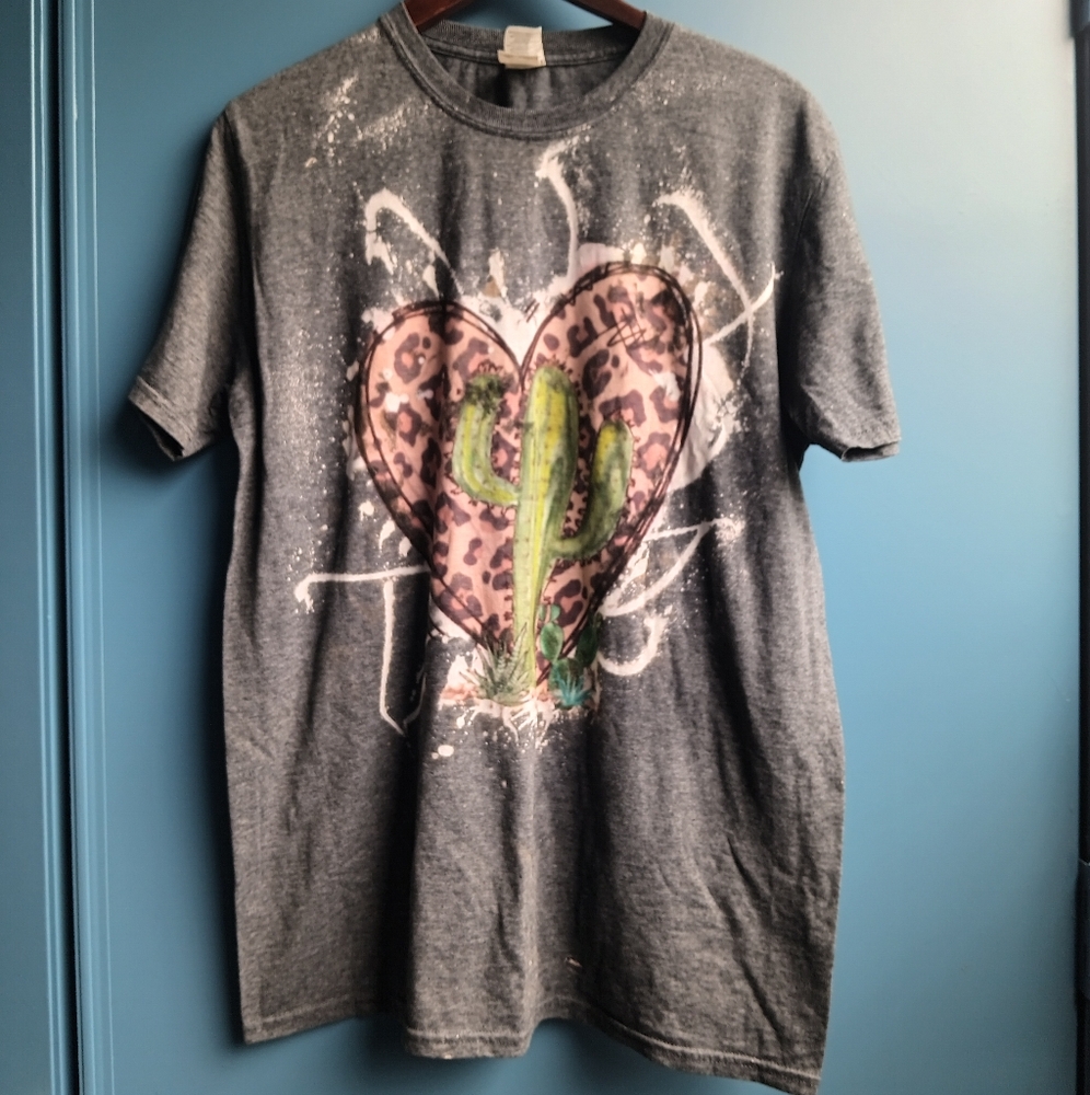 Gildan Gray and Green Short Sleeve Tee with Unique Design